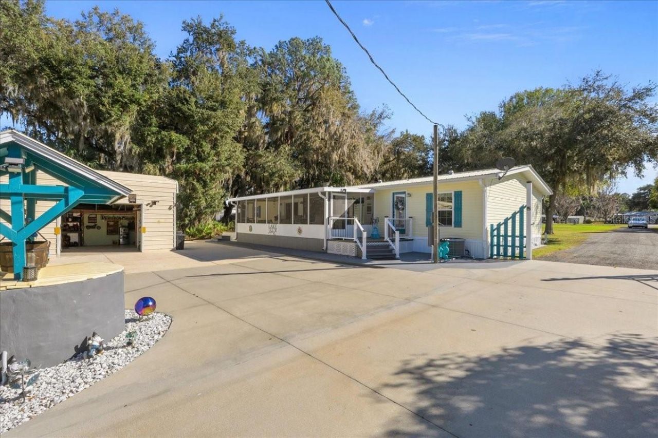 116 Crescent Lake Shore Drive, Crescent City, FL 32112 Photo