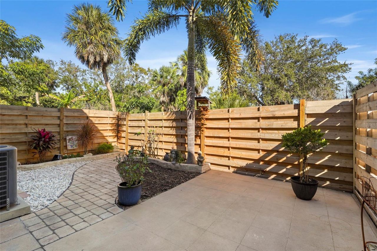 1143 Longfellow Road, Sarasota, FL 34243 Photo