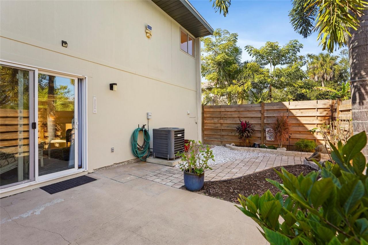 1143 Longfellow Road, Sarasota, FL 34243 Photo