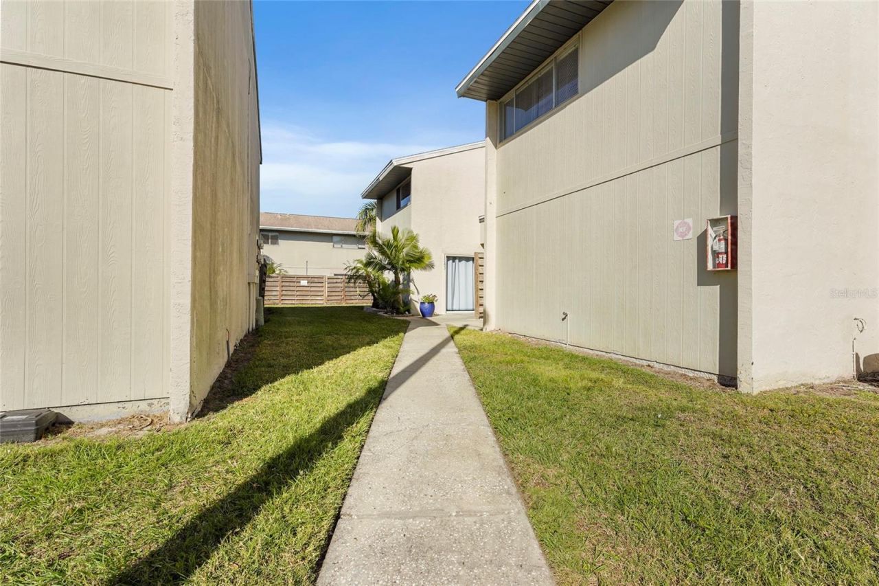 1143 Longfellow Road, Sarasota, FL 34243 Photo