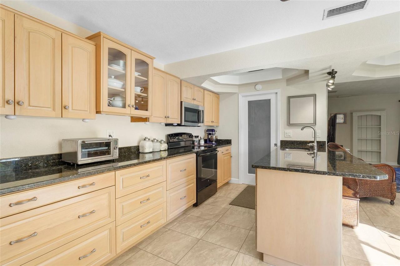 1143 Longfellow Road, Sarasota, FL 34243 Photo