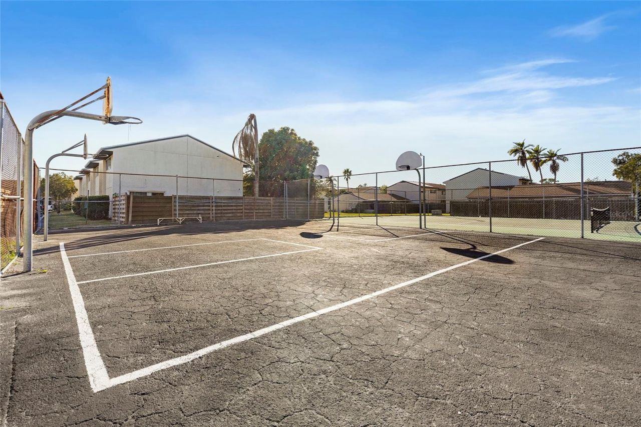 1143 Longfellow Road, Sarasota, FL 34243 Photo