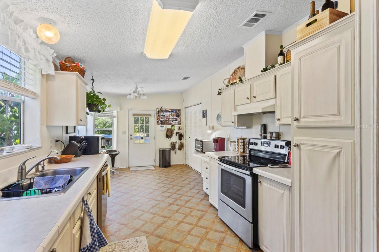 29414 Pine Villa Circle, Punta Gorda, FL 33982 Photo