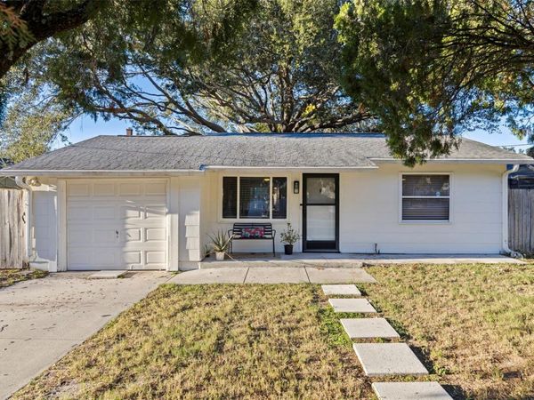 129 NW LINCOLN CIRCLE N, ST PETERSBURG, FL 33702