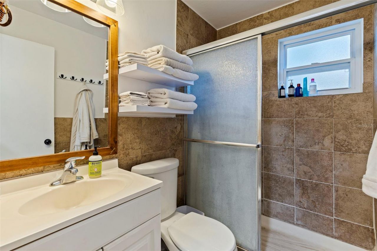 129 NW Lincoln Circle N, Saint Petersburg, FL 33702 Photo