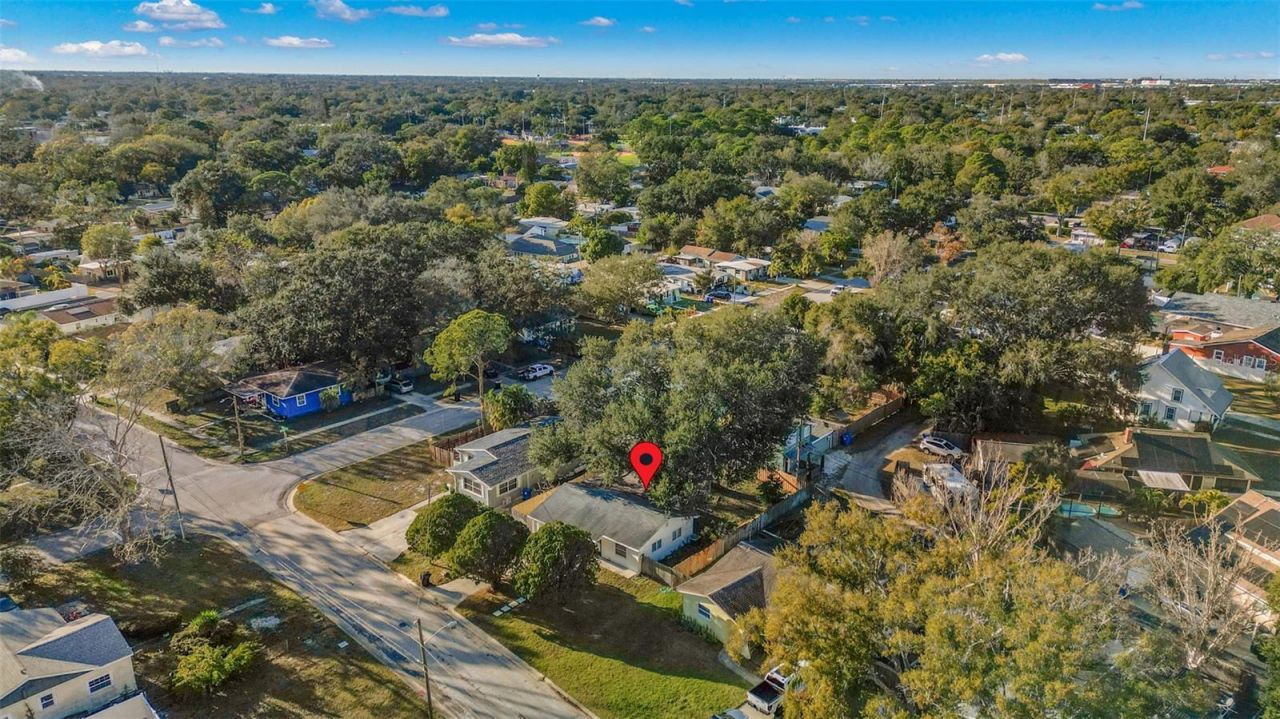 129 NW Lincoln Circle N, Saint Petersburg, FL 33702 Photo