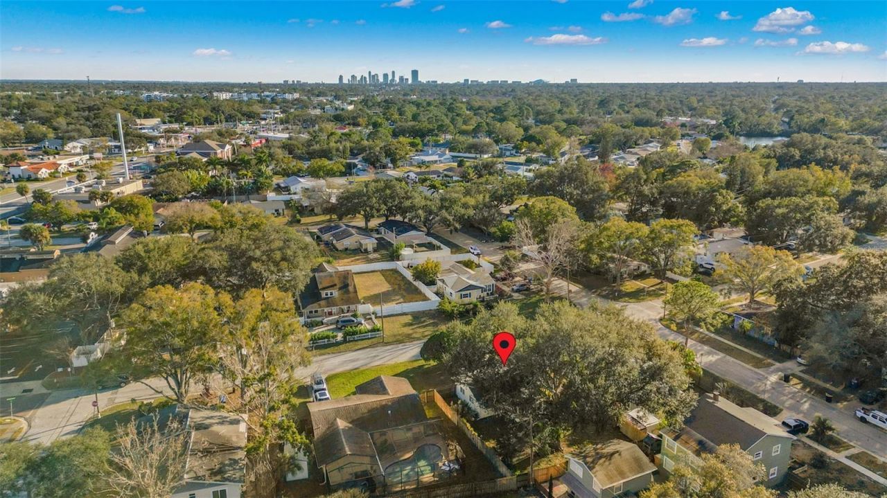 129 NW Lincoln Circle N, Saint Petersburg, FL 33702 Photo