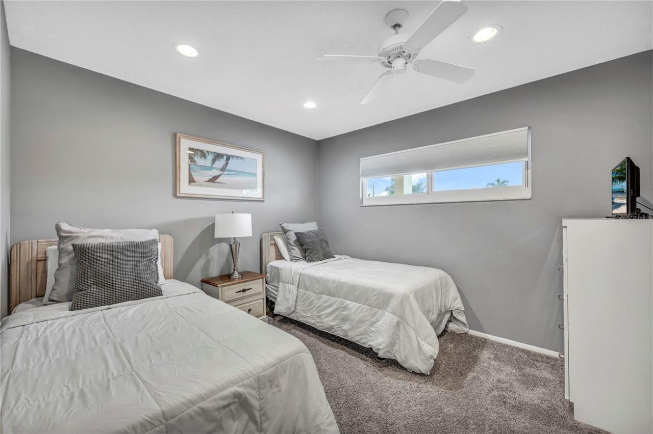 915 Beach Road, Unit 216, Sarasota, FL 34242 Photo