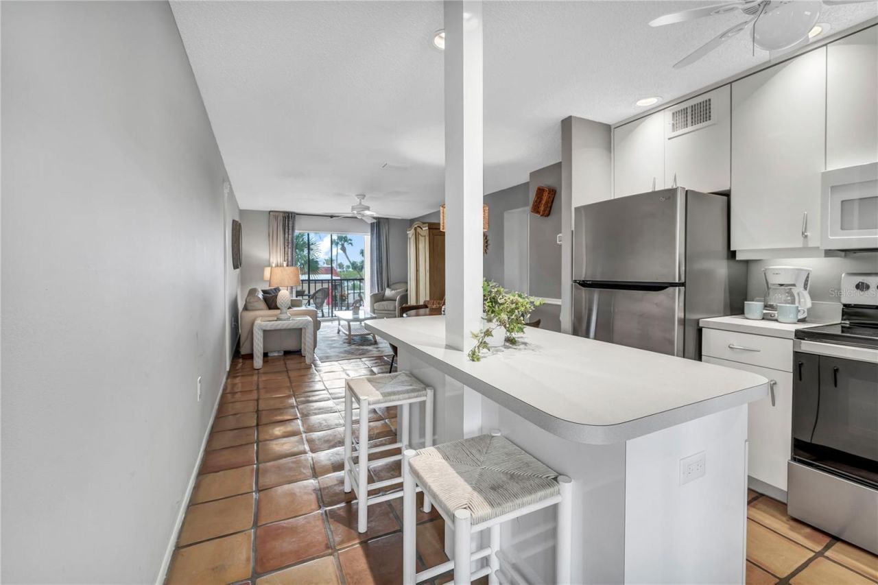 915 Beach Road, Unit 216, Sarasota, FL 34242 Photo