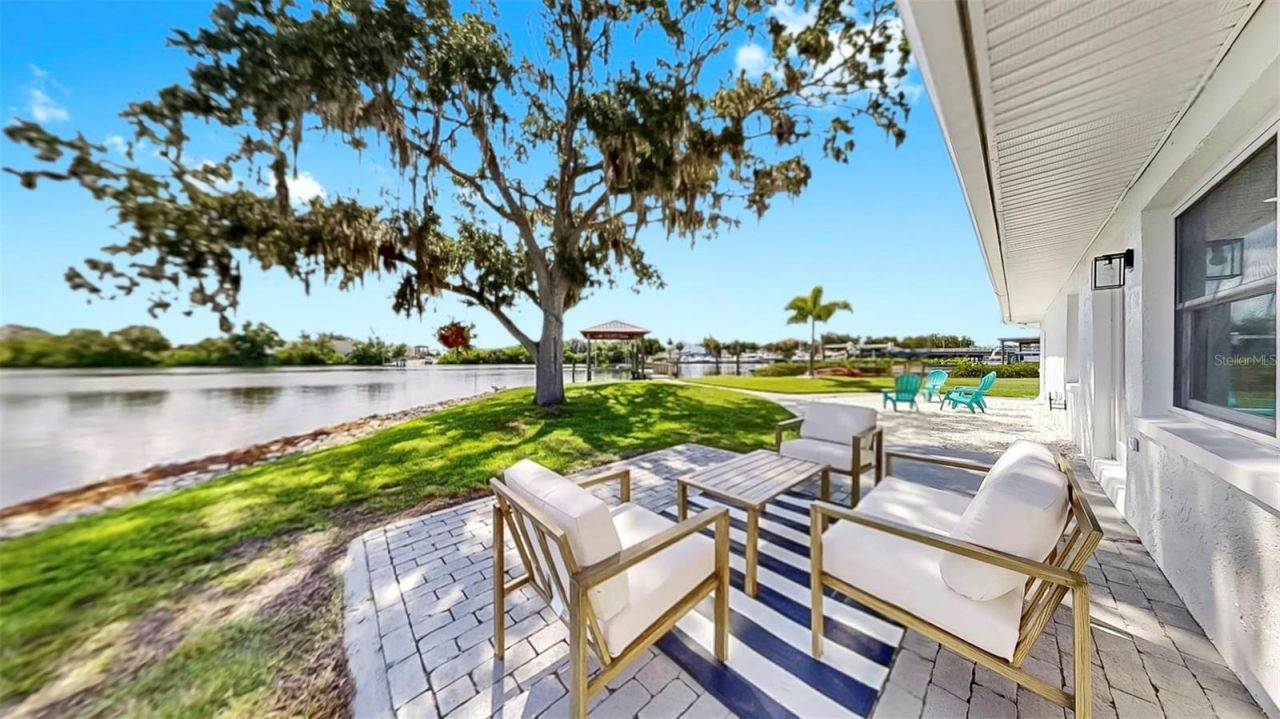 424 Doric Court, Tarpon Springs, FL 34689 Photo
