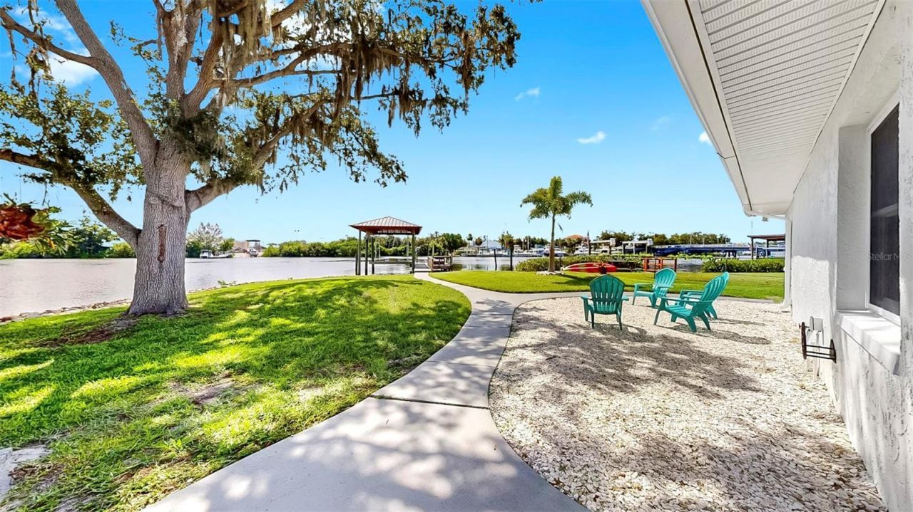 424 Doric Court, Tarpon Springs, FL 34689 Photo