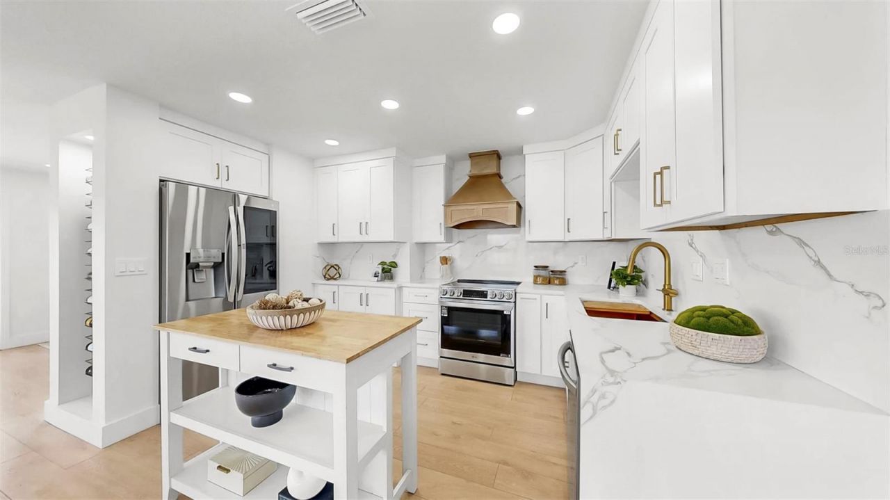 424 Doric Court, Tarpon Springs, FL 34689 Photo