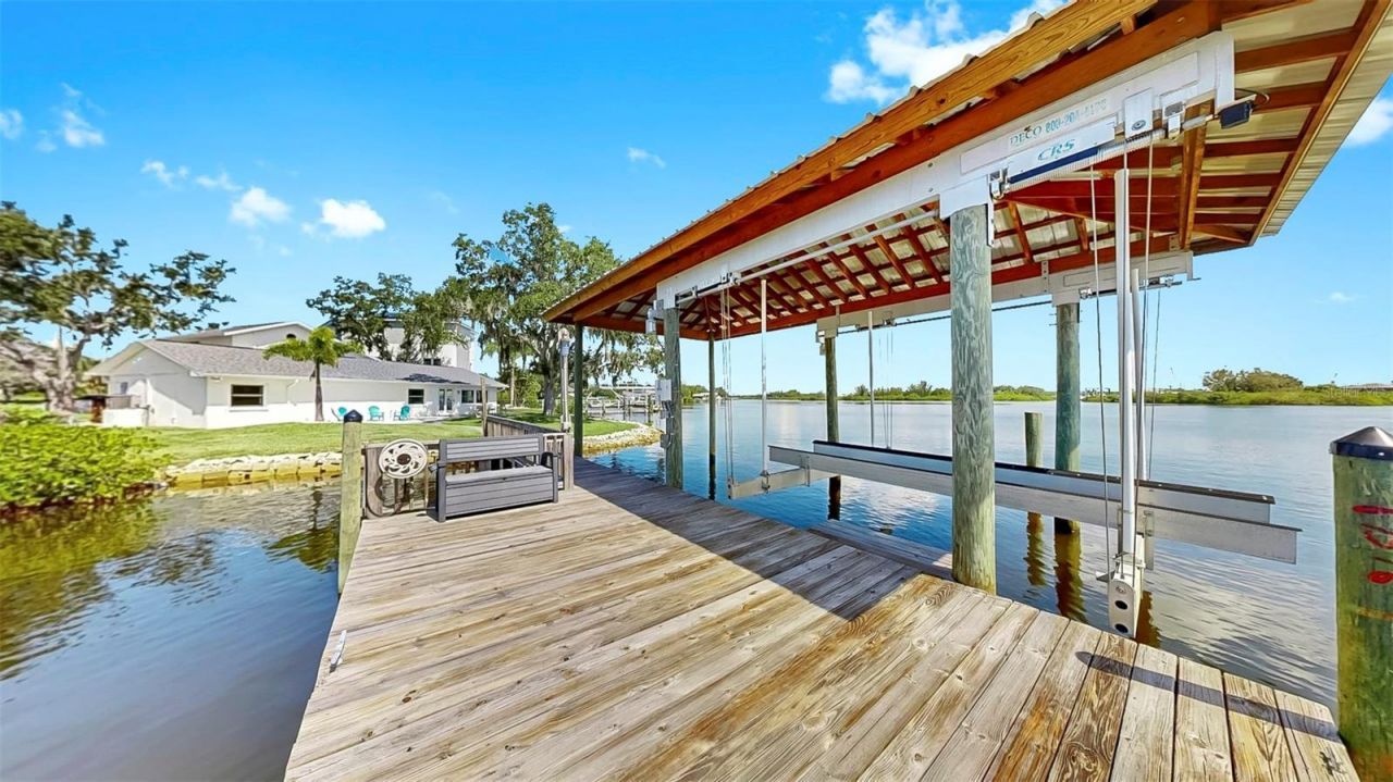 424 Doric Court, Tarpon Springs, FL 34689 Photo