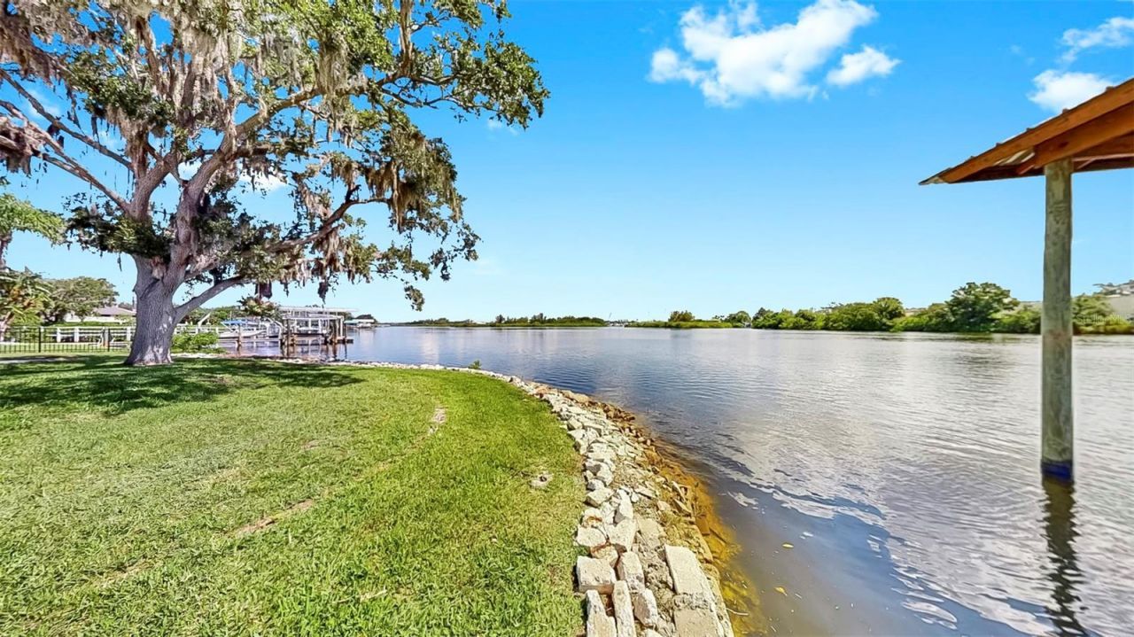 424 Doric Court, Tarpon Springs, FL 34689 Photo