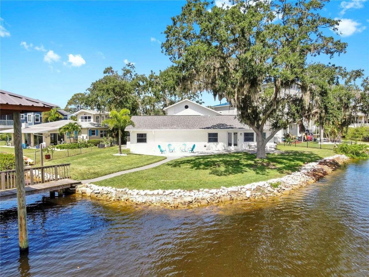 424 Doric Court, Tarpon Springs, FL 34689 Photo