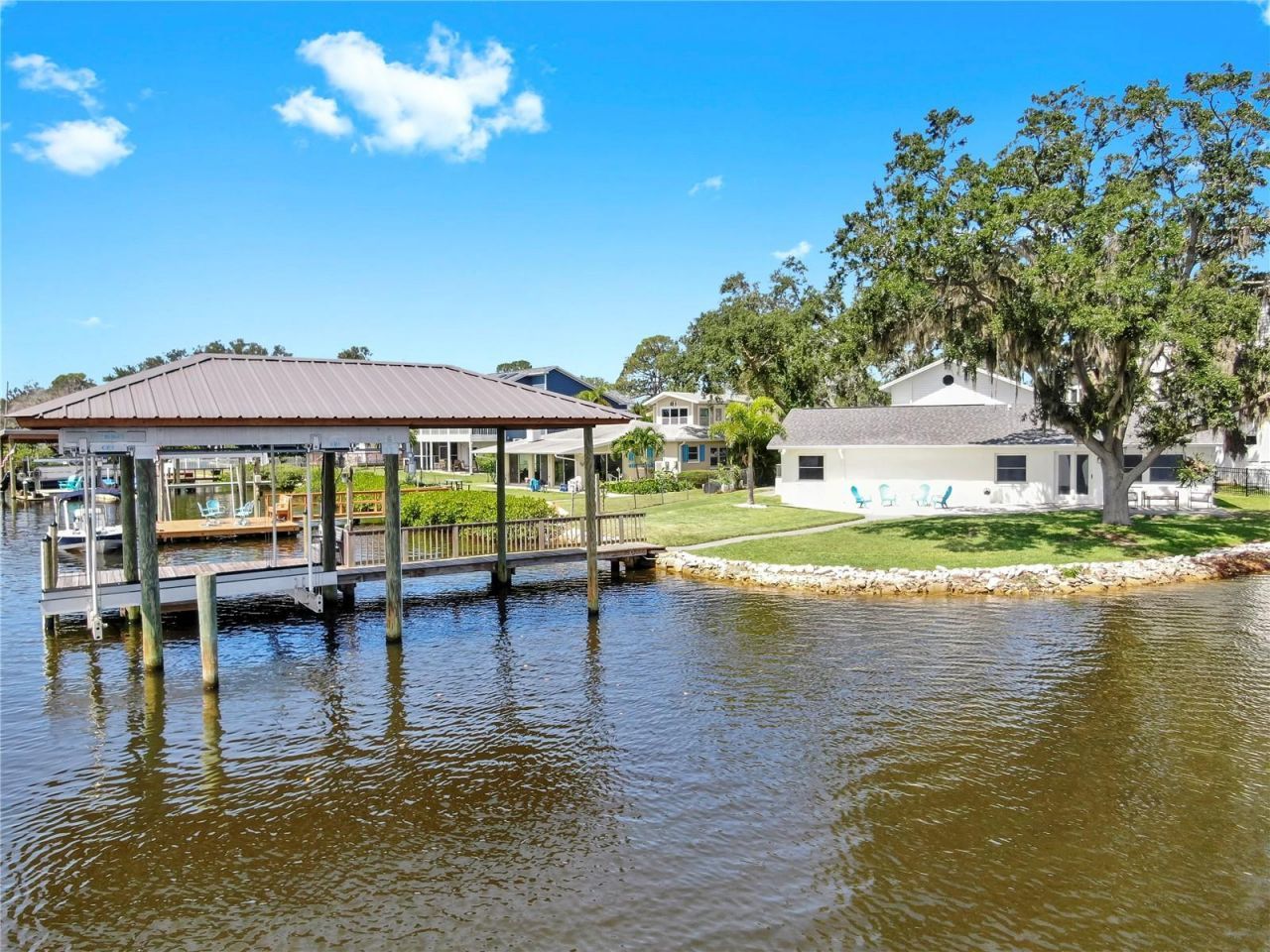 424 Doric Court, Tarpon Springs, FL 34689 Photo