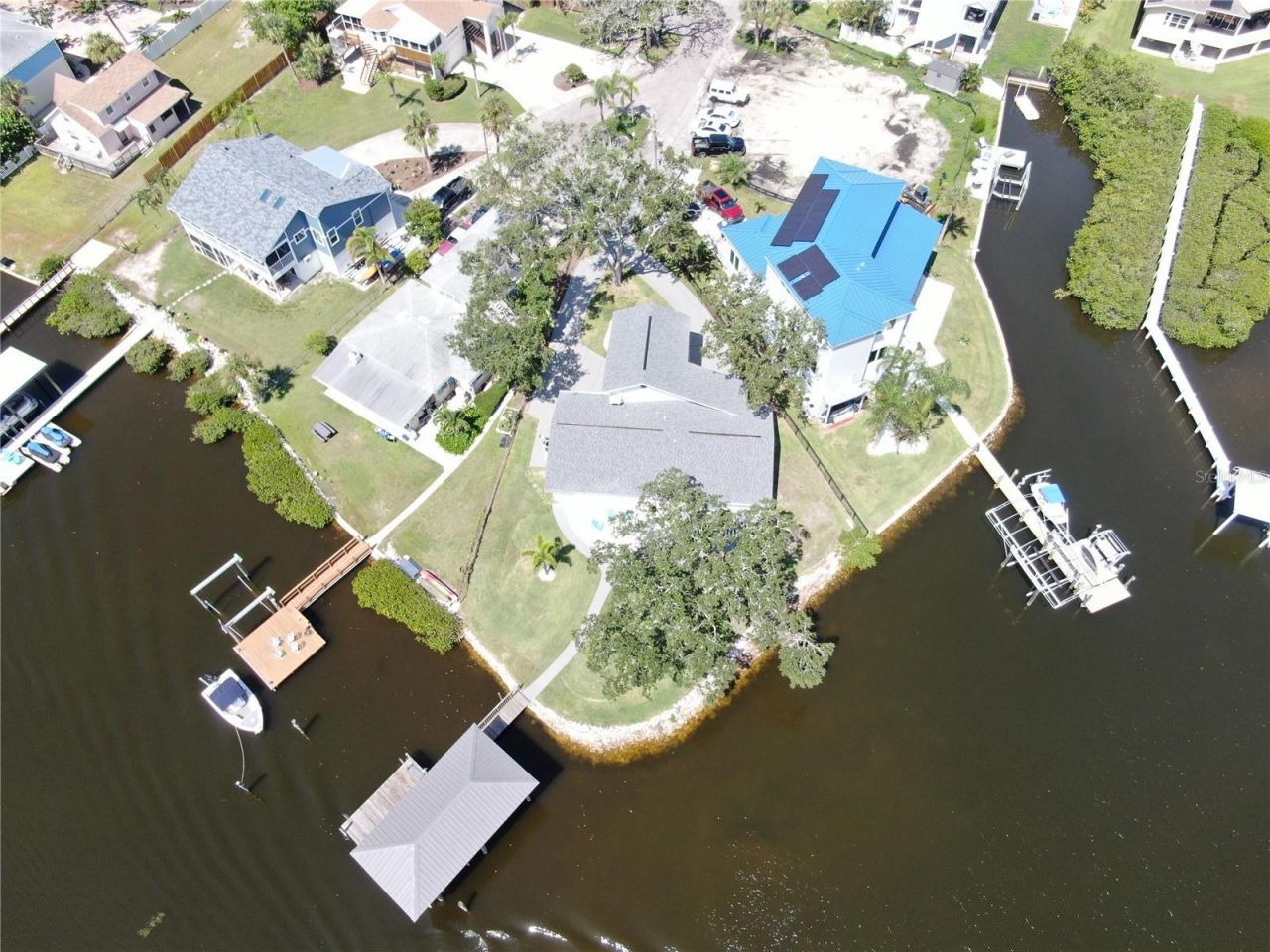 424 Doric Court, Tarpon Springs, FL 34689 Photo