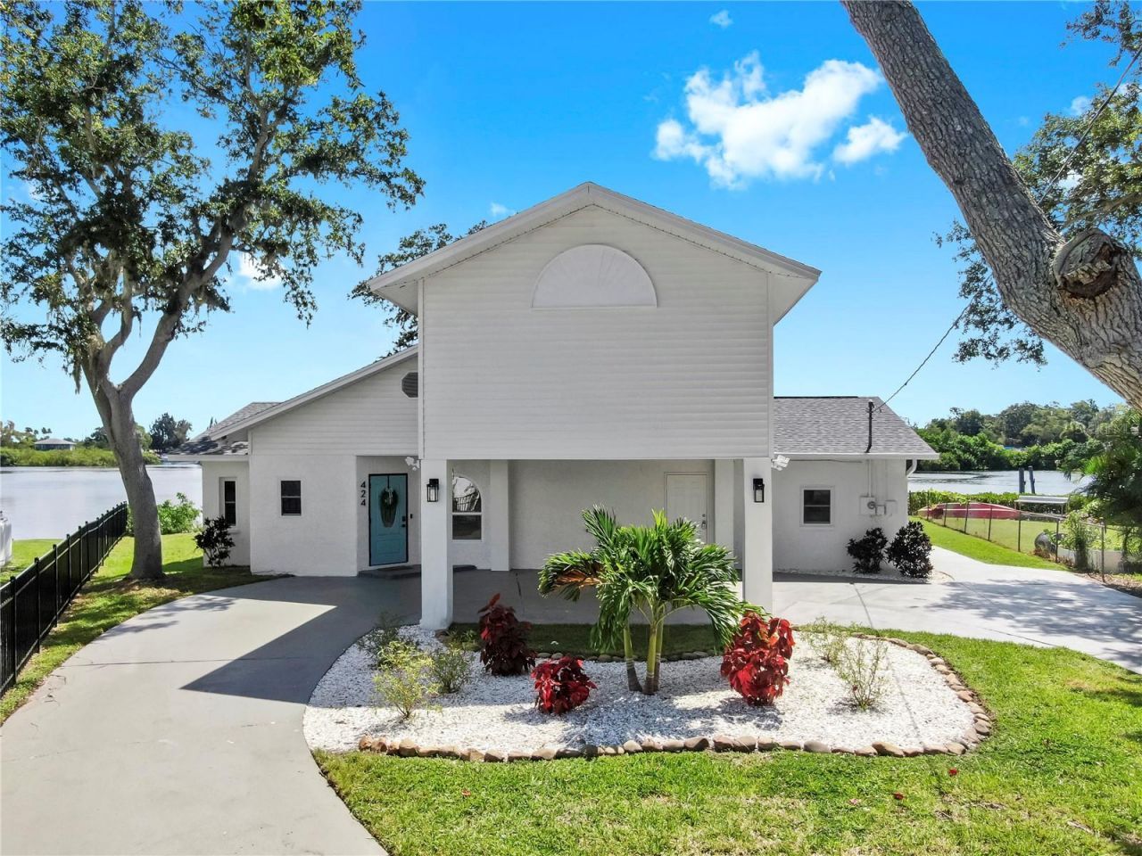 424 Doric Court, Tarpon Springs, FL 34689 Photo