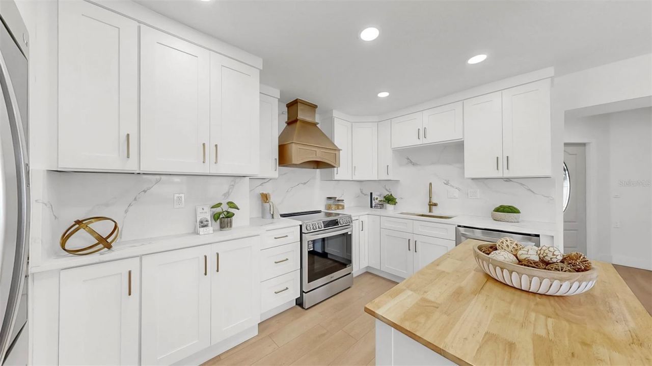 424 Doric Court, Tarpon Springs, FL 34689 Photo