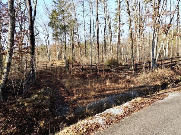 104 Sunrise Tr, Pikeville, TN 37367