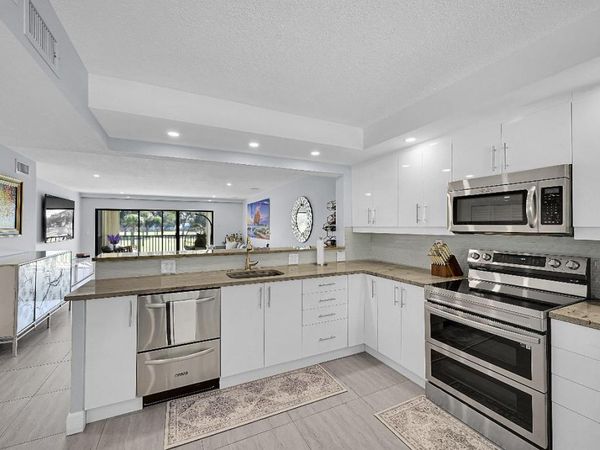 12870 Briarlake Drive, Unit 201, Palm Beach Gardens, FL 33418