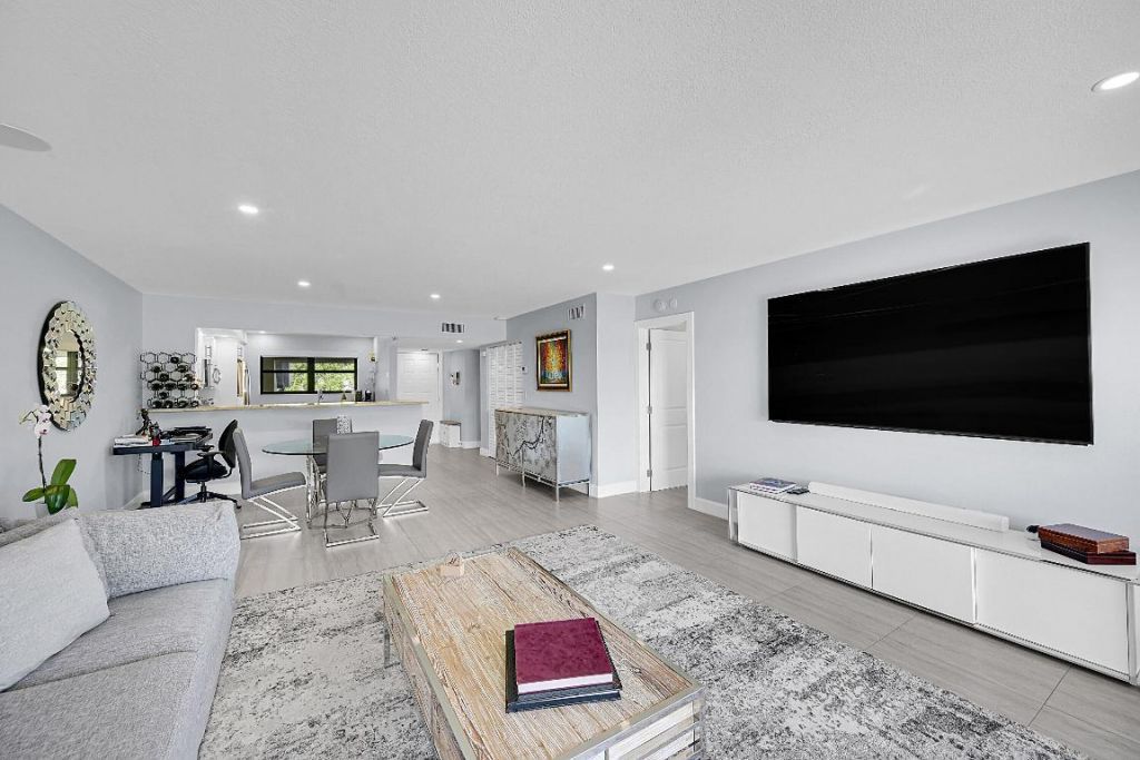 12870 Briarlake Drive, Unit 201, Palm Beach Gardens, FL 33418 Photo