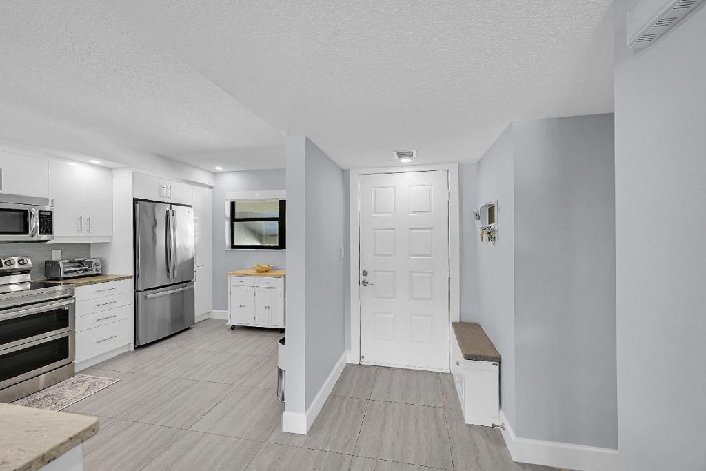 12870 Briarlake Drive, Unit 201, Palm Beach Gardens, FL 33418 Photo