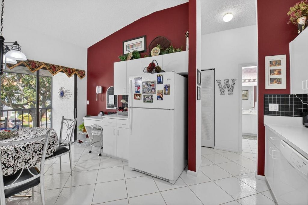 9716 Sills Drive E, Unit 201, Boynton Beach, FL 33437 Photo