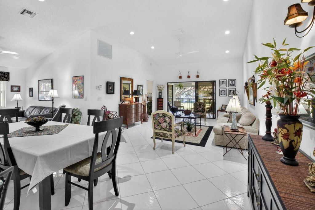 9716 Sills Drive E, Unit 201, Boynton Beach, FL 33437 Photo