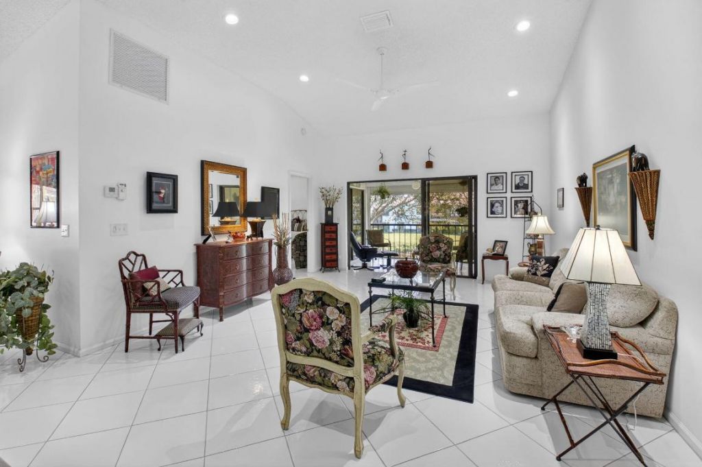 9716 Sills Drive E, Unit 201, Boynton Beach, FL 33437 Photo