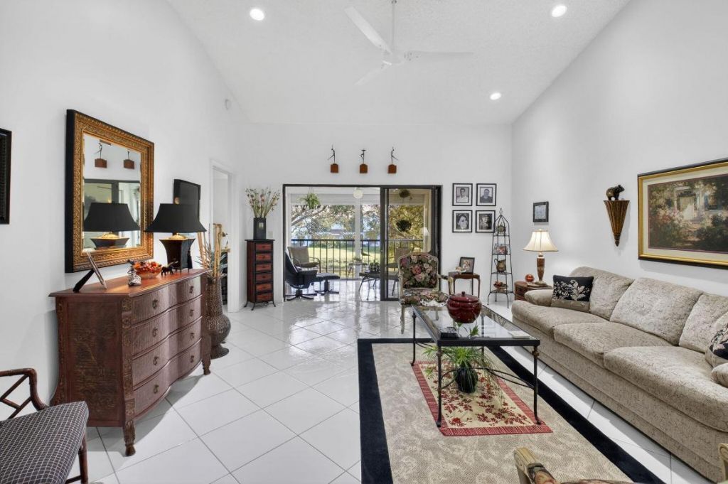 9716 Sills Drive E, Unit 201, Boynton Beach, FL 33437 Photo