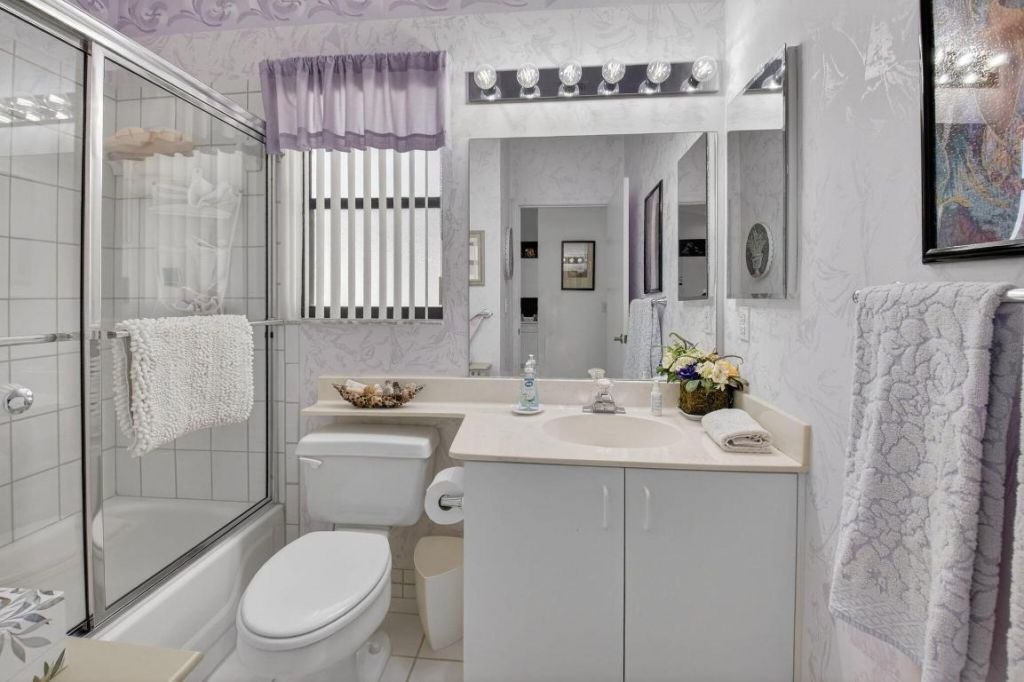 9716 Sills Drive E, Unit 201, Boynton Beach, FL 33437 Photo