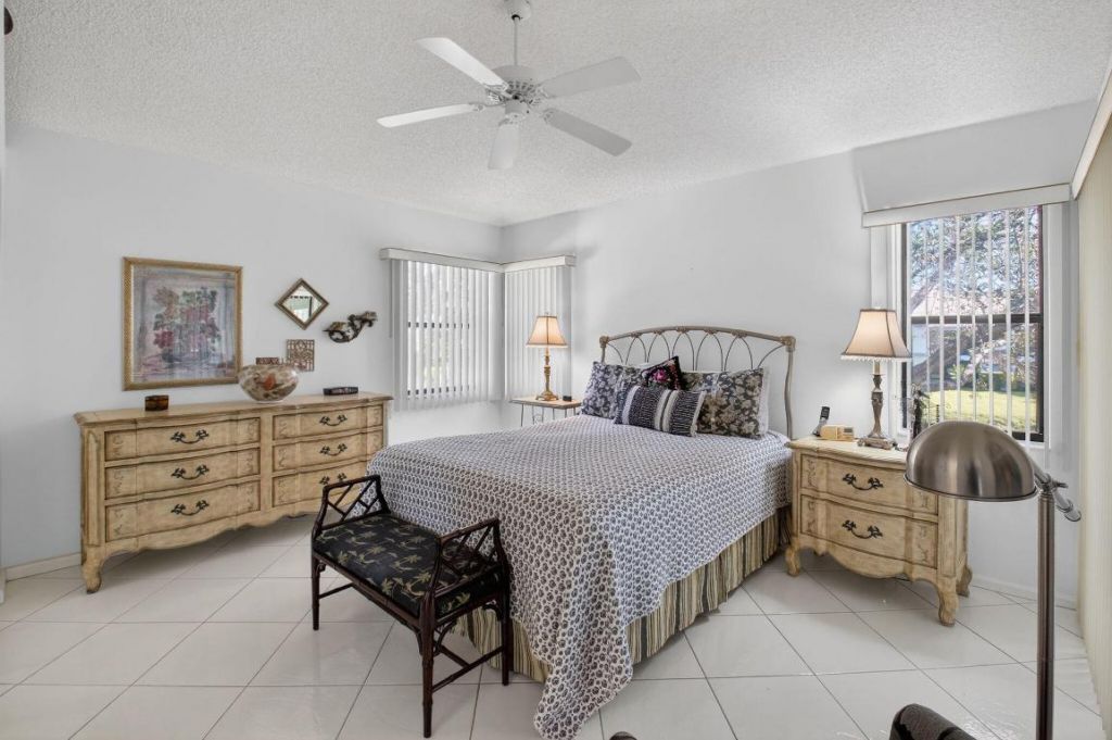 9716 Sills Drive E, Unit 201, Boynton Beach, FL 33437 Photo