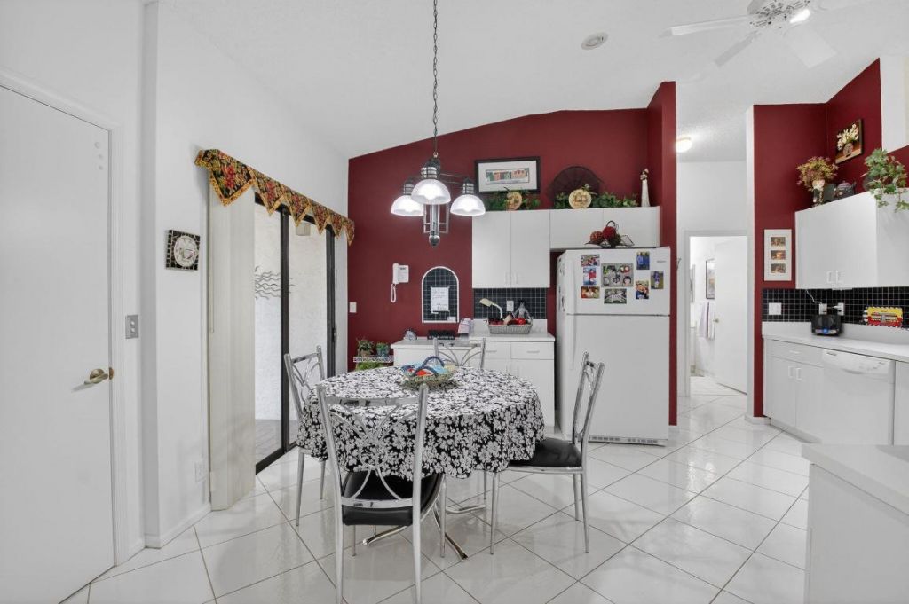 9716 Sills Drive E, Unit 201, Boynton Beach, FL 33437 Photo