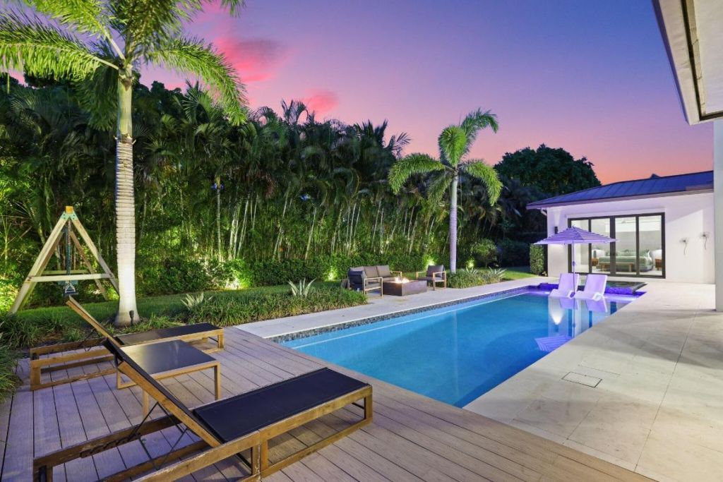 525 Whispering Pines Road, Boynton Beach, FL 33435 Photo