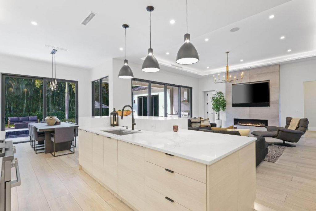 525 Whispering Pines Road, Boynton Beach, FL 33435 Photo