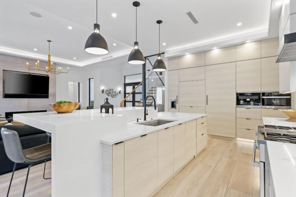 525 Whispering Pines Road, Boynton Beach, FL 33435 Photo