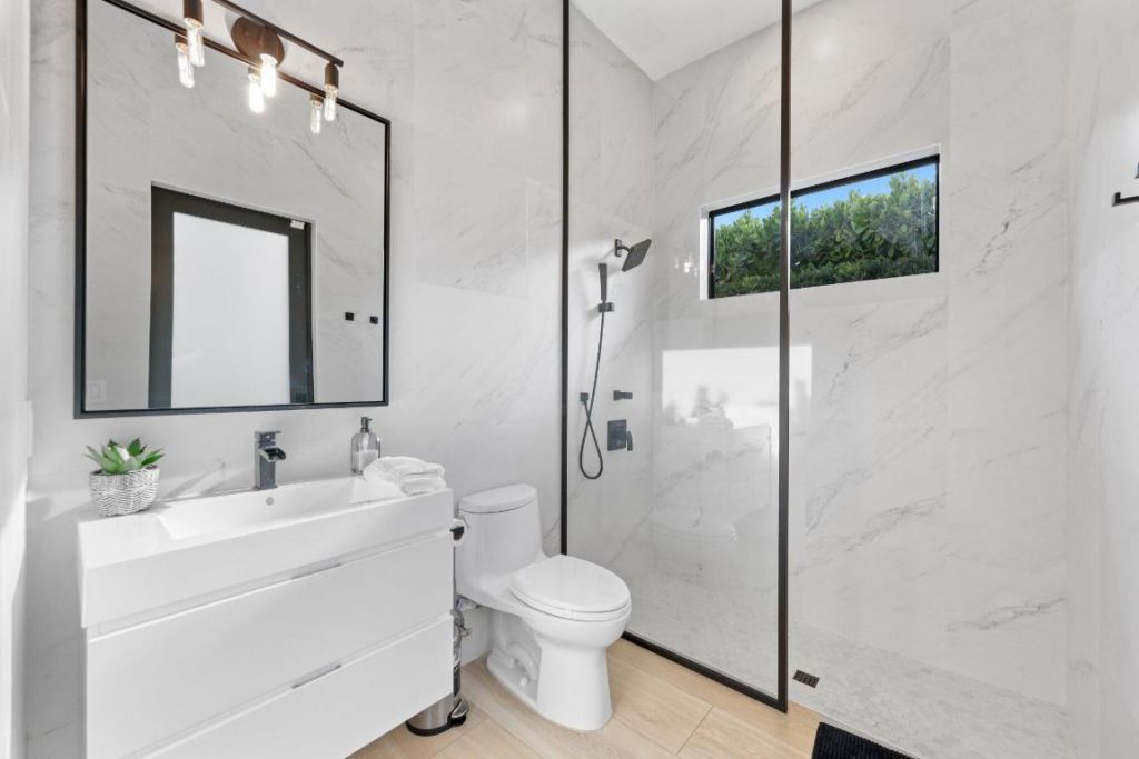 525 Whispering Pines Road, Boynton Beach, FL 33435 Photo