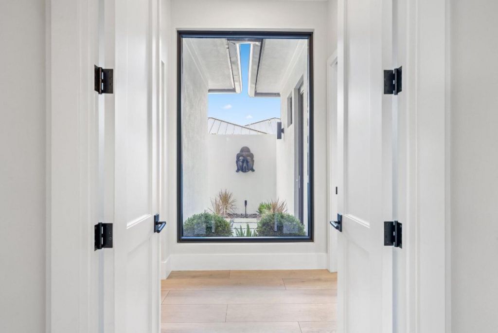 525 Whispering Pines Road, Boynton Beach, FL 33435 Photo