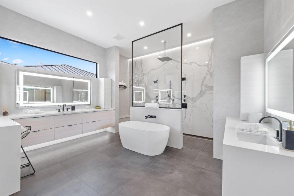 525 Whispering Pines Road, Boynton Beach, FL 33435 Photo