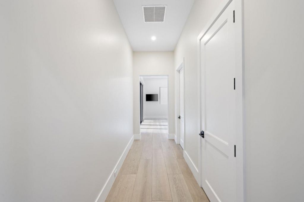 525 Whispering Pines Road, Boynton Beach, FL 33435 Photo