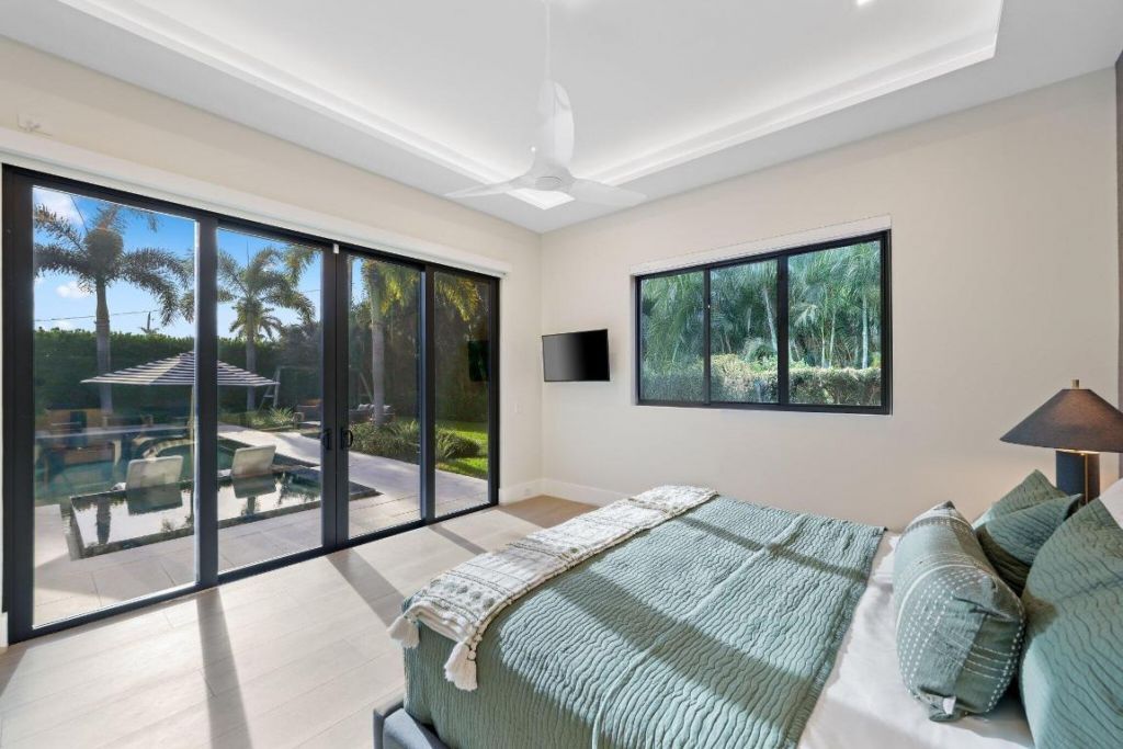 525 Whispering Pines Road, Boynton Beach, FL 33435 Photo