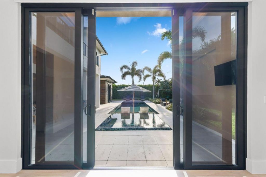 525 Whispering Pines Road, Boynton Beach, FL 33435 Photo