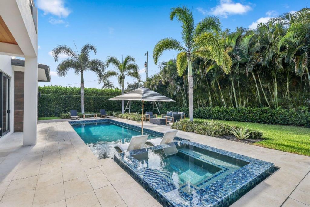 525 Whispering Pines Road, Boynton Beach, FL 33435 Photo