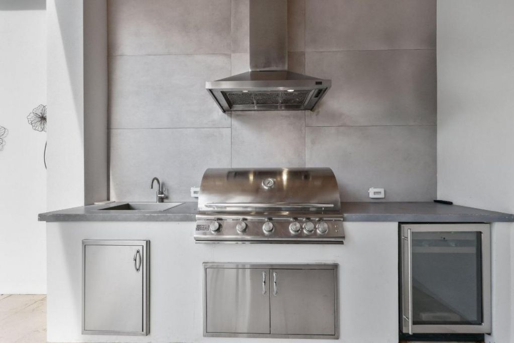 525 Whispering Pines Road, Boynton Beach, FL 33435 Photo