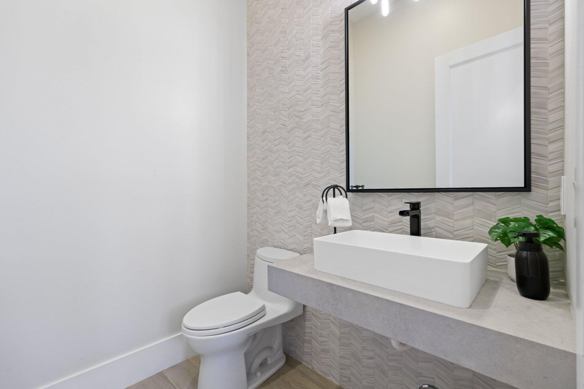 525 Whispering Pines Road, Boynton Beach, FL 33435 Photo