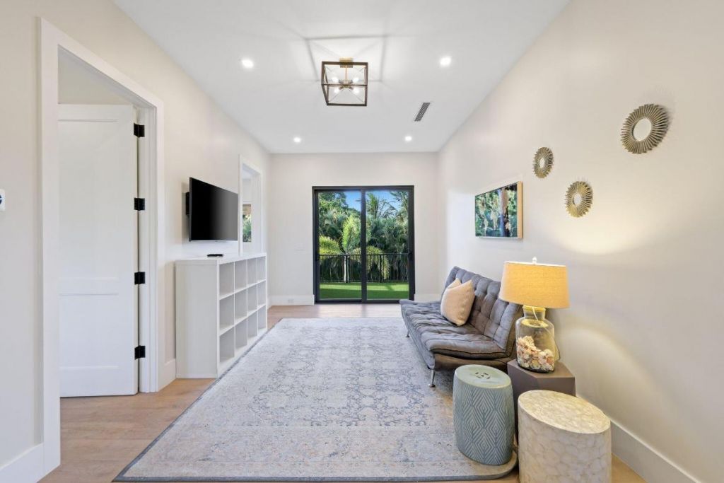 525 Whispering Pines Road, Boynton Beach, FL 33435 Photo