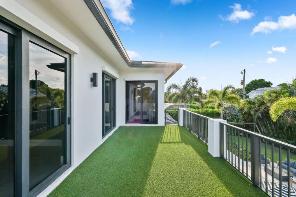 525 Whispering Pines Road, Boynton Beach, FL 33435 Photo