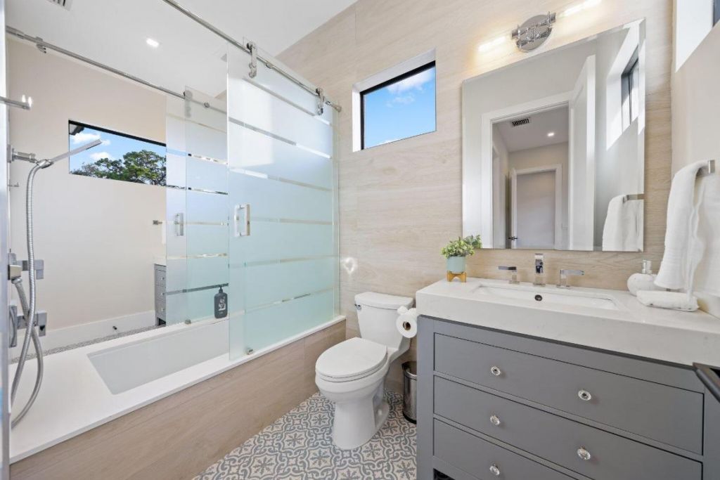 525 Whispering Pines Road, Boynton Beach, FL 33435 Photo