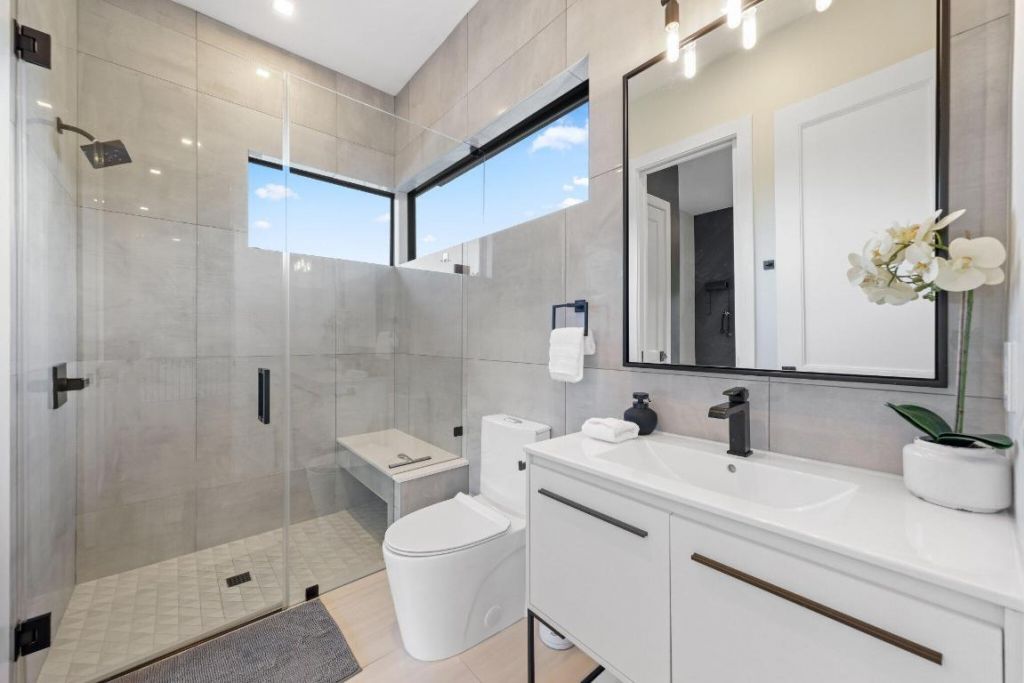 525 Whispering Pines Road, Boynton Beach, FL 33435 Photo